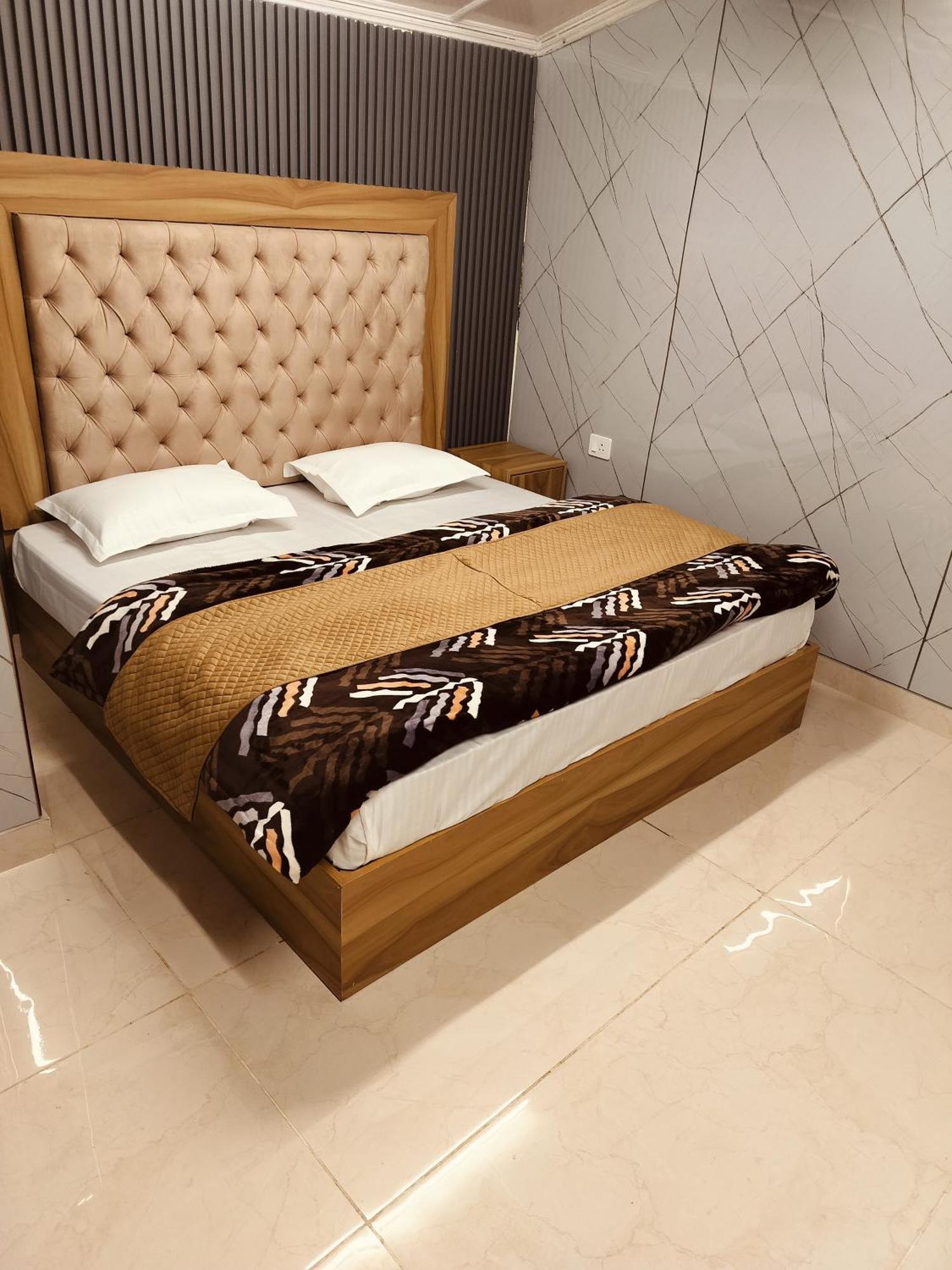 Madan Kunj B & B Mall Road Shimla Dış mekan fotoğraf